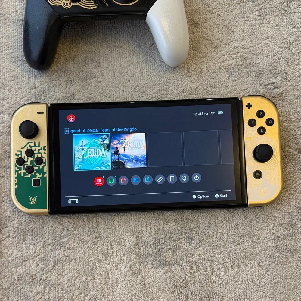 Nintendo Switch OLED Zelda Edition - White and Gold